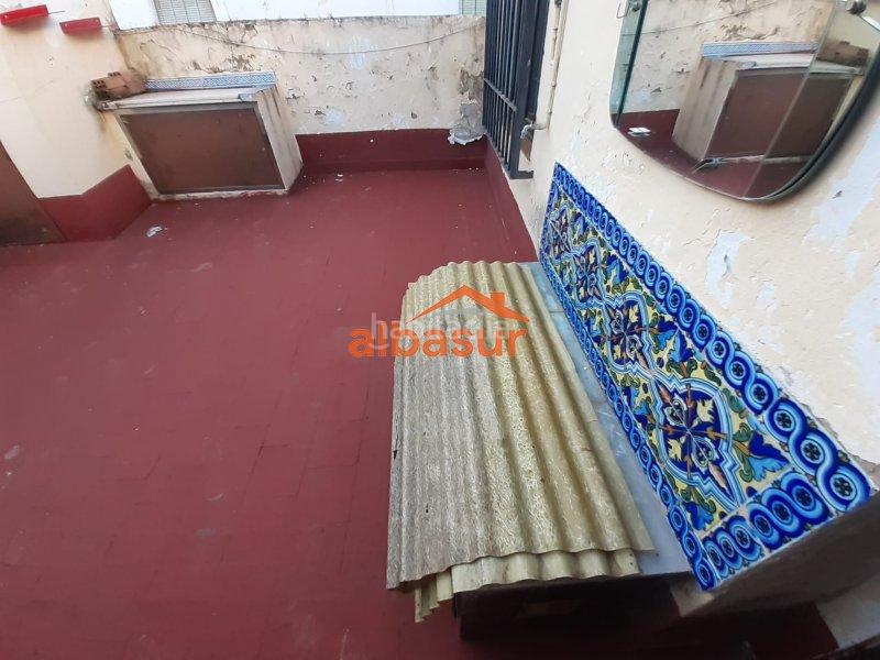 Foto c8c75491-8d04-42fa-8b9a-882f235994d3. Casa in calle ronquillo briceño 2 in casco histórico - ribera - san basilio Córdoba