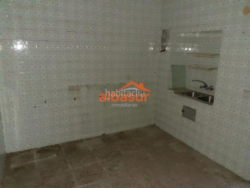 Foto d1afe30d-3995-4447-9b78-4f5d9d32e137. Casa in calle ronquillo briceño 2 in casco histórico - ribera - san basilio Córdoba