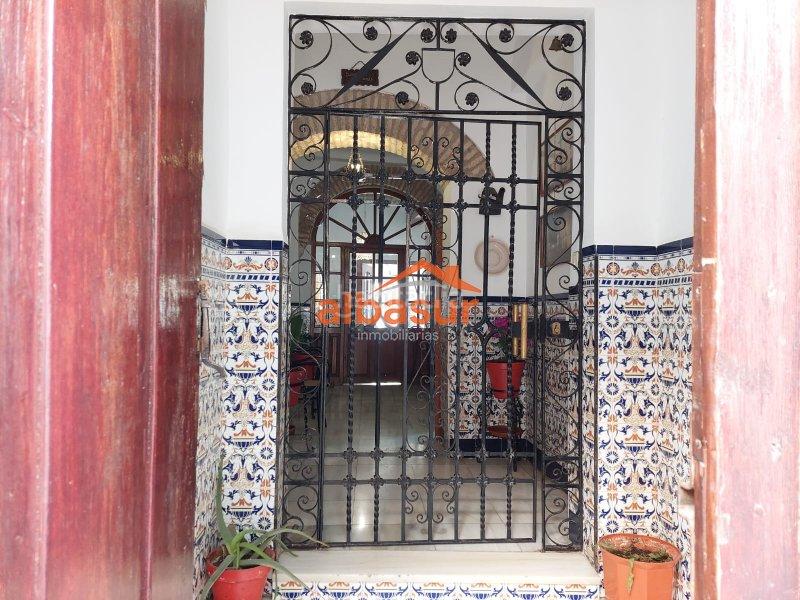 Foto 7c859f4d-acde-4bff-8e3d-4ce717fafe5e. Casa in casco histórico - ribera - san basilio Córdoba