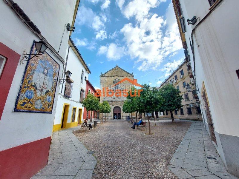 Foto ef2df7fd-6a7d-42b3-9d5e-0dc876966ce9. Casa in casco histórico - ribera - san basilio Córdoba