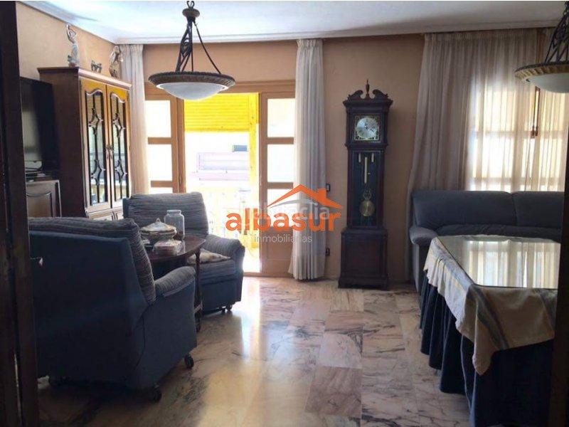 Foto 99de119c-f969-426c-8637-c2b432d2a371. Casa impresionante casa de 500 mtrs en levante en Córdoba