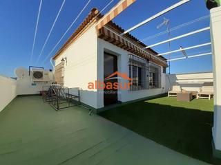 Maison à Campo de la Verdad - Miraflores. Casa reformada en campo de la verdad