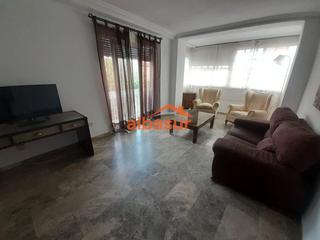Pis a El Brillante -El Naranjo - El Tablero. Amplio piso en zona tranquila con piscina