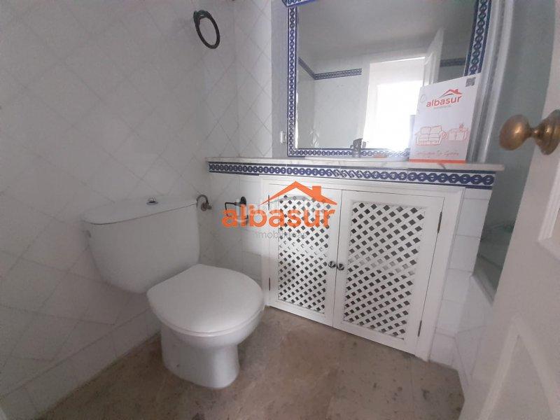 Foto dafbe15f-c851-4db8-bf92-2f1f19b5f0f0. Flat with heating parking pool in El Brillante -El Naranjo - El Tablero Córdoba