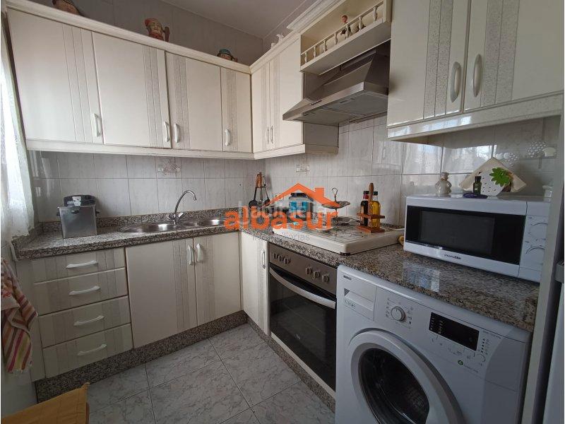 Foto 0e90d718-c6c2-41a7-8ef9-649c4a90a99d. Casa amb calefacció a Campo de la Verdad - Miraflores Córdoba