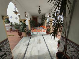 Haus en Casco Histrico  - Ribera - San Basilio. Te presentamos esta encantadora casa adosada en san pedro
