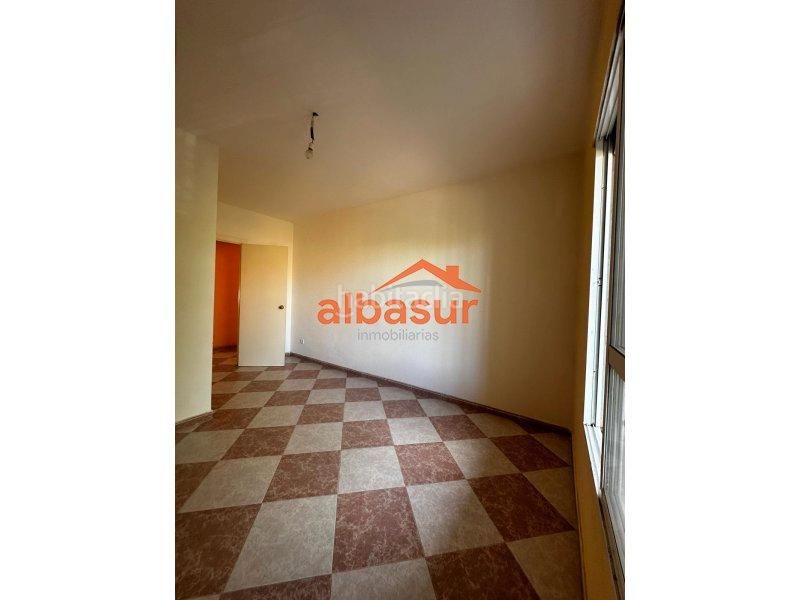 Foto f9ecece2-a6c8-4051-8909-b7e0d2e7f641. Appartamento con parcheggio piscina in Sector Sur Córdoba