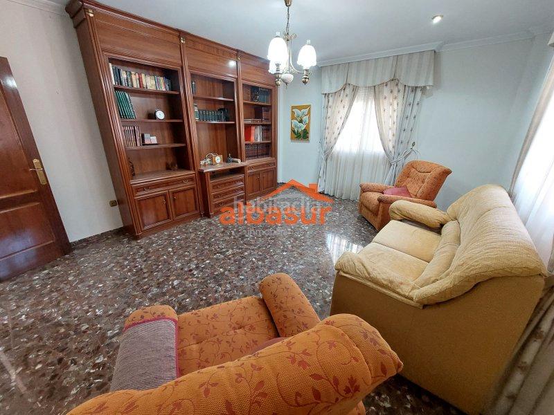 Foto 7162b7d4-48c8-4c44-af6d-8d146d7289fe. Chalet mit kamin heizung parking pool in Paraíso Arenal - La Colina Córdoba