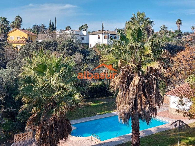 Foto 7a35fd9b-11f5-4fe9-bafe-8c8d7829e079. Chalet mit kamin heizung parking pool in Paraíso Arenal - La Colina Córdoba