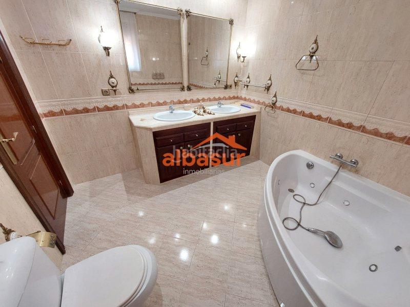 Foto 911088e3-224b-4121-826d-18f60e69f2ec. Chalet mit kamin heizung parking pool in Paraíso Arenal - La Colina Córdoba