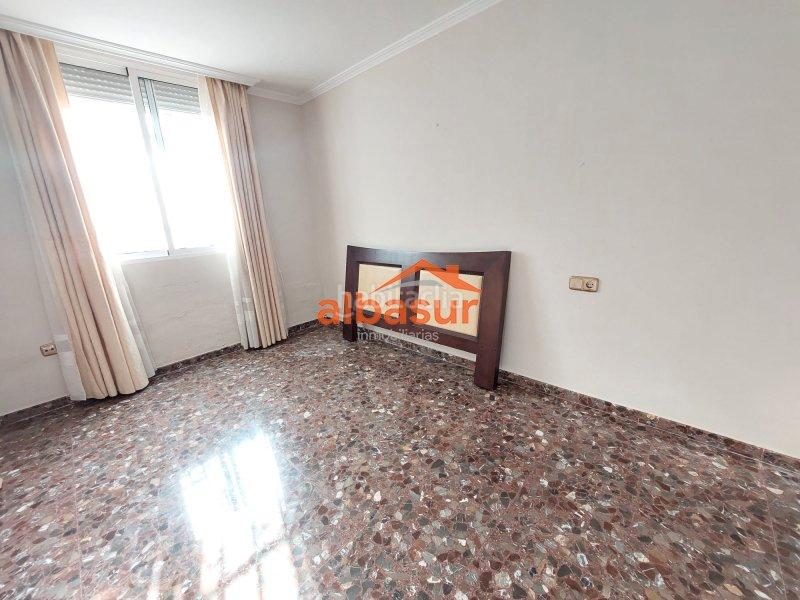 Foto b214f09c-deea-41d4-b6b5-f214dd70ac06. Chalet mit kamin heizung parking pool in Paraíso Arenal - La Colina Córdoba