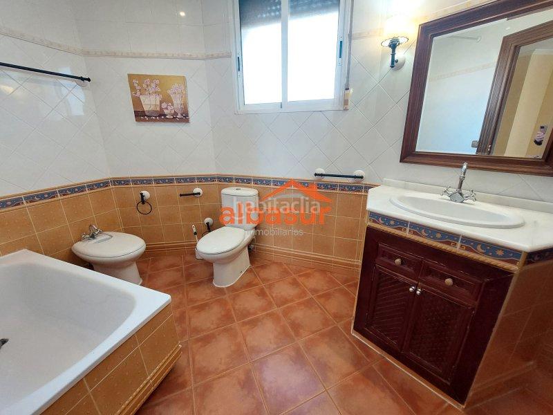 Foto c112274c-cdd3-4c91-8553-471ffe1988c7. Chalet mit kamin heizung parking pool in Paraíso Arenal - La Colina Córdoba