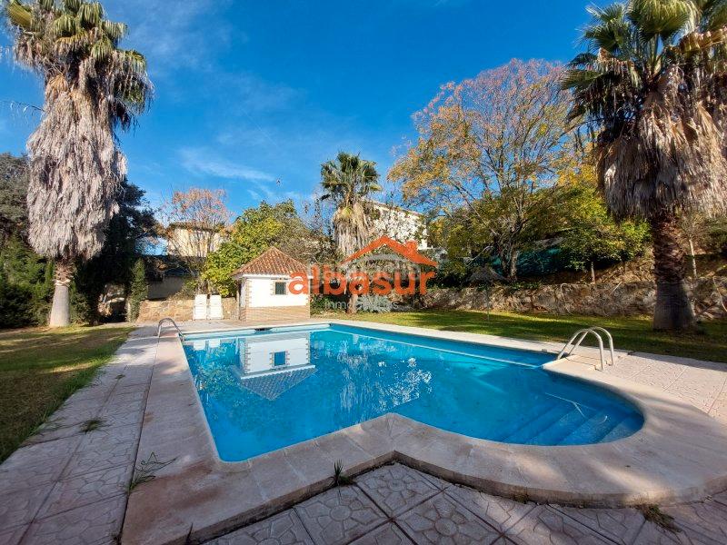 Foto ddc56937-a009-47b8-97c4-40da63465455. Chalet mit kamin heizung parking pool in Paraíso Arenal - La Colina Córdoba