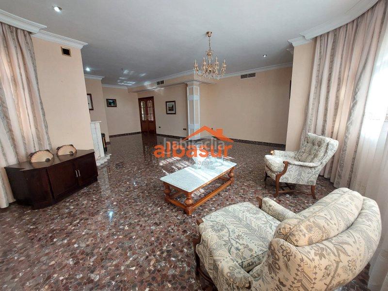 Foto e14ad268-2afb-42ca-b883-dccf2b9ab115. Chalet mit kamin heizung parking pool in Paraíso Arenal - La Colina Córdoba