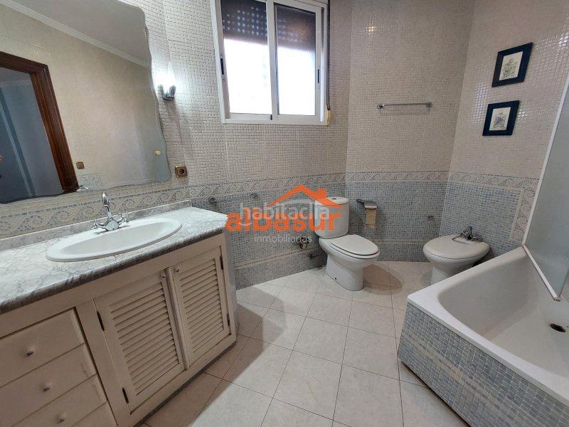 Foto fc3e1a6e-ec2d-46a9-a765-4573fec571af. Chalet mit kamin heizung parking pool in Paraíso Arenal - La Colina Córdoba