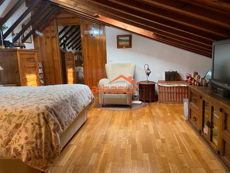 Foto 2cef6e5b-fca6-4bd4-80bc-928e94472f31. Duplex con riscaldamento in casco histórico - ribera - san basilio Córdoba