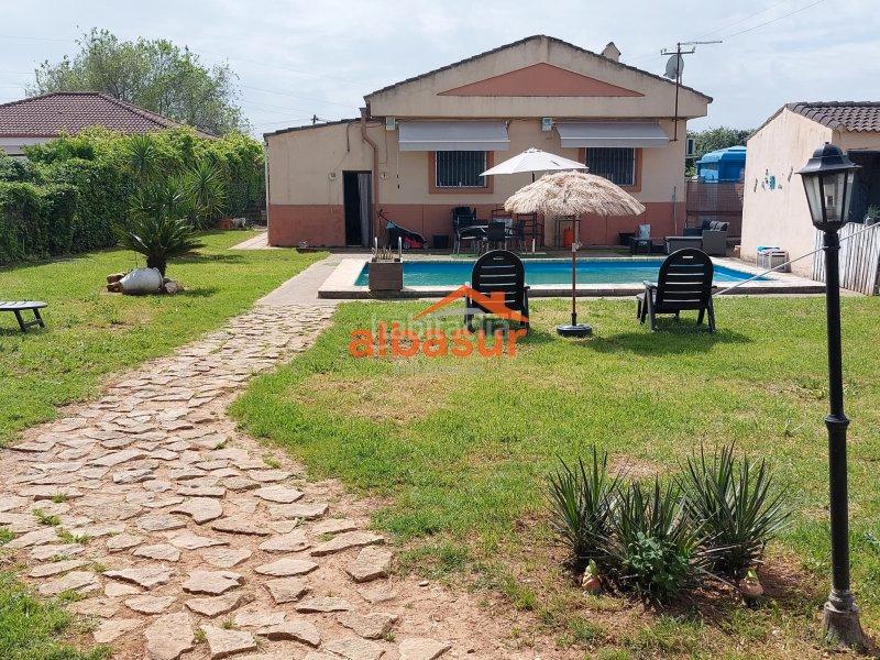 Foto 740a4bc7-cdbf-4bef-aad0-1327796cf211. Casa las quemadas! 2 casas independientes listas para vivir con piscina en Córdoba