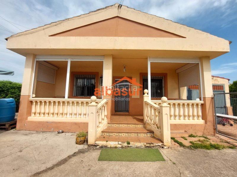 Foto cfc30a9d-f123-46e9-be7c-7f0eed5f749f. Casa las quemadas! 2 casas independientes listas para vivir con piscina en Córdoba