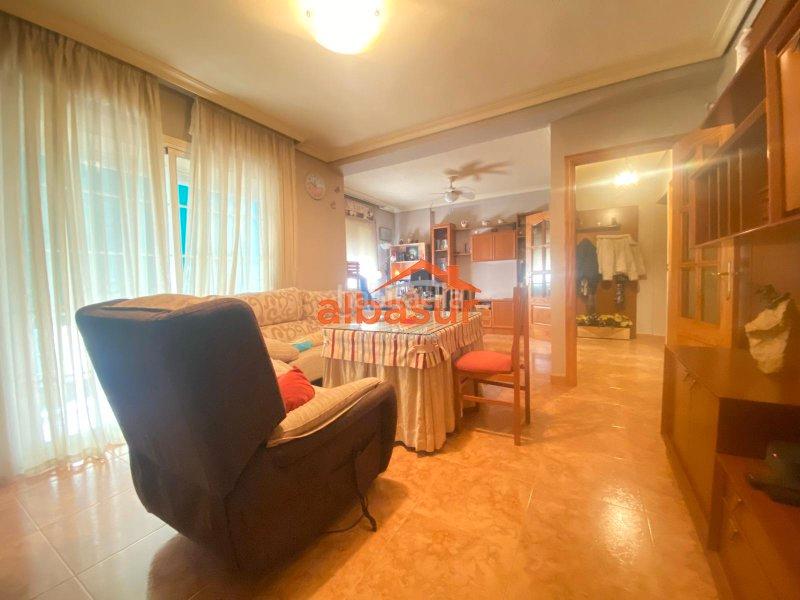 Foto f0655255-4493-455e-9049-16709ac1a43a. Appartamento con riscaldamento in Santa Rosa - Valdeolleros Córdoba