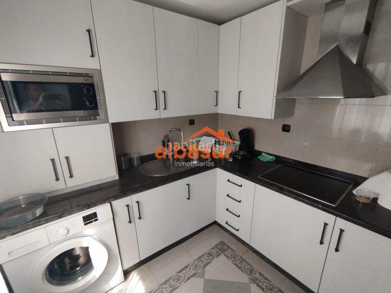 Foto f425fb97-a65e-4e89-a78a-9a8a9a8f5a9c. Location appartement dans casco histórico - ribera - san basilio Córdoba