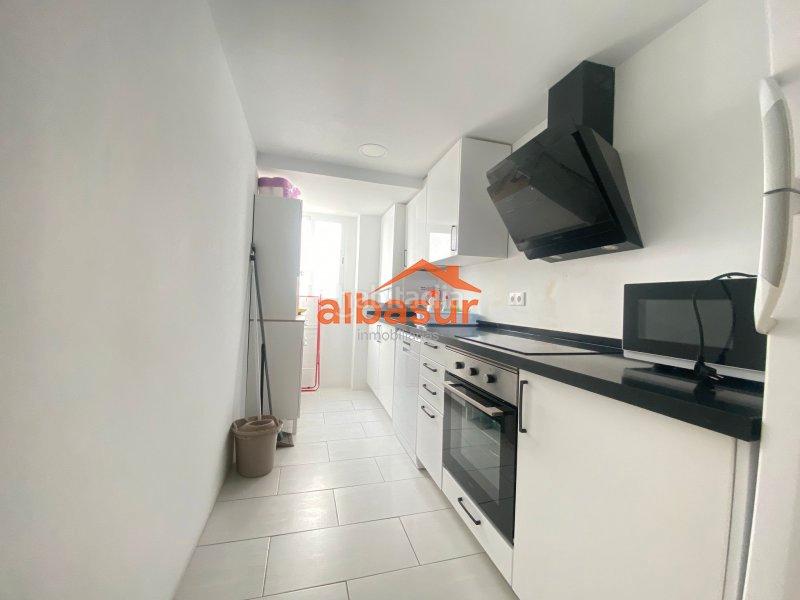 Foto 215e1b55-37b8-4a0c-a867-ef71c2548079. Miete etagenwohnung mit heizung in Ciudad Jardín - Zoco Córdoba