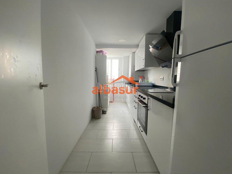 Foto 8bec8774-f9e1-403f-8a18-3b1974698e09. Miete etagenwohnung mit heizung in Ciudad Jardín - Zoco Córdoba