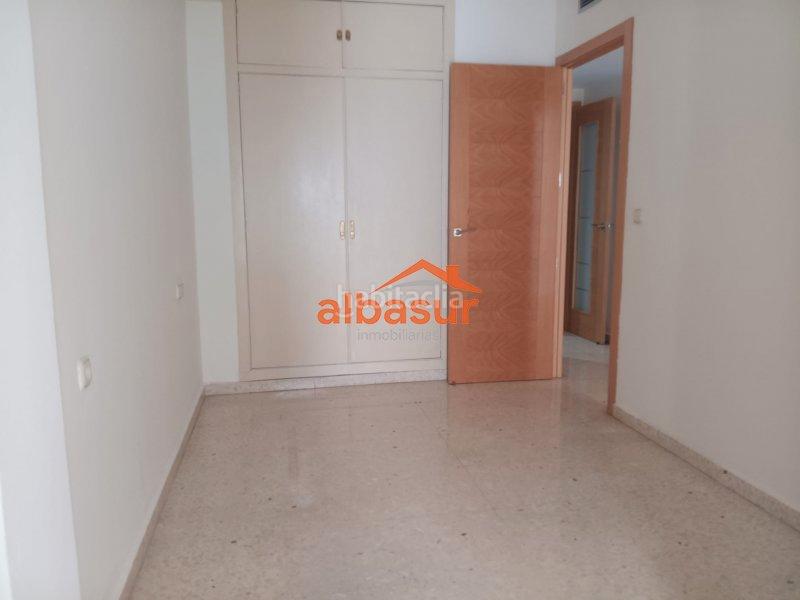 Foto b41f8fd5-d152-4d59-b1fe-ca6765f79632. Location appartement avec chauffage dans Ciudad Jardín - Zoco Córdoba