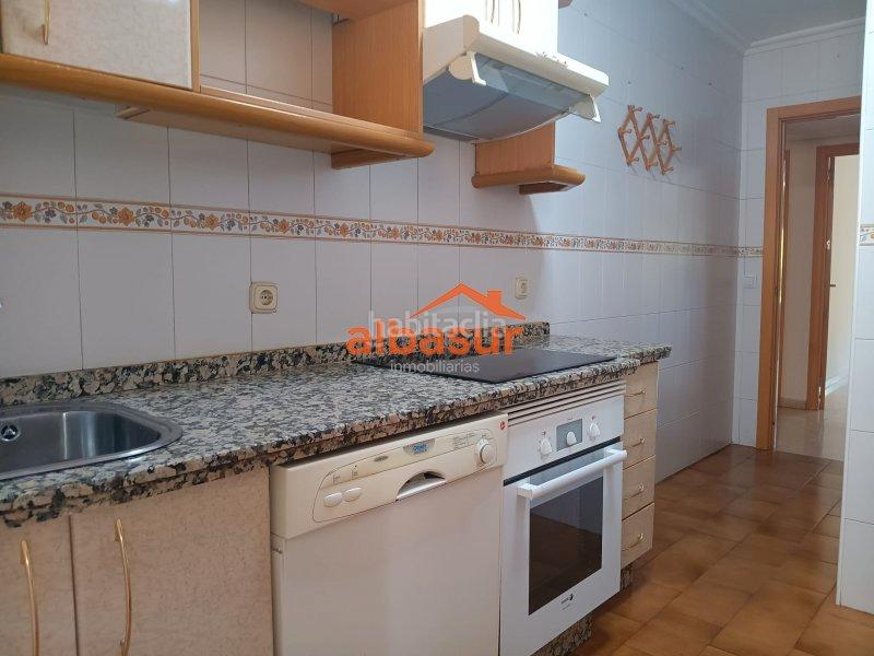 Foto 63e70e37-53fc-4c4d-9973-d65c9eb137bc. Alquiler piso en Ciudad Jardín - Zoco Córdoba