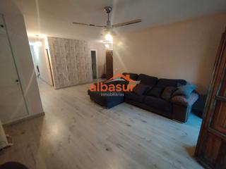 Piso en Sta. Marina - San Andrés - San Pablo - San Lorenzo. Bonito y amplio piso reformado junto a alfaros
