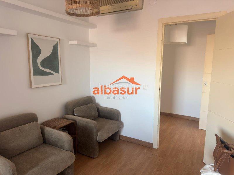 Foto 2cd9a0bc-c5bc-466c-b2fe-c42ff19bca93. Appartamento con riscaldamento in casco histórico - ribera - san basilio Córdoba