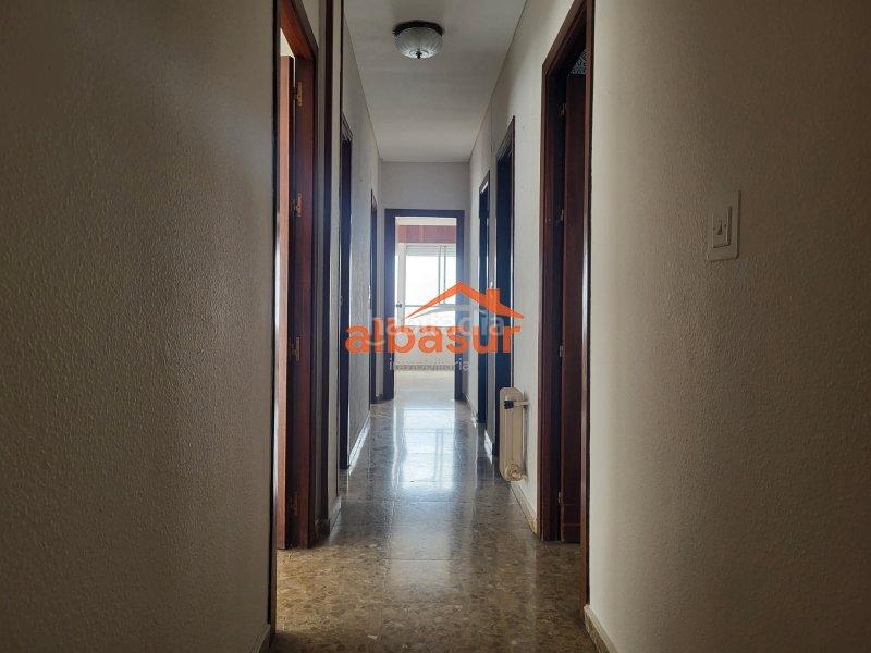 Foto 39a80bfd-8dac-4cdf-a934-f0fbc489d777. Appartamento in avenida de medina azahara 19 in Ciudad Jardín - Zoco Córdoba