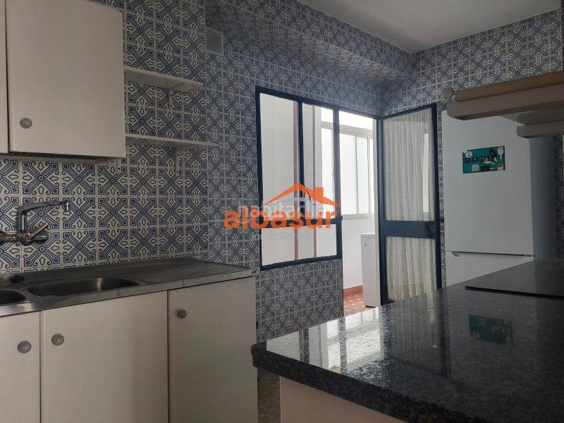 Foto 6c1e323c-16e4-44de-8964-b430a53a7efb. Appartamento in avenida de medina azahara 19 in Ciudad Jardín - Zoco Córdoba