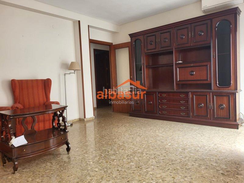 Foto 6ea5d2cf-a7b0-435a-a61c-a1752b999ff9. Appartamento in avenida de medina azahara 19 in Ciudad Jardín - Zoco Córdoba