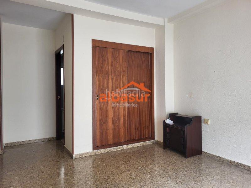 Foto 79fab01c-5a0f-4e15-b916-67bf4bd66e4e. Appartamento in avenida de medina azahara 19 in Ciudad Jardín - Zoco Córdoba