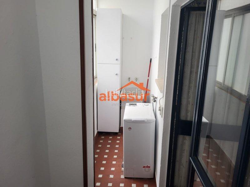 Foto b5667159-96f5-4ee0-8c6a-dffa6aff8ea4. Appartamento in avenida de medina azahara 19 in Ciudad Jardín - Zoco Córdoba