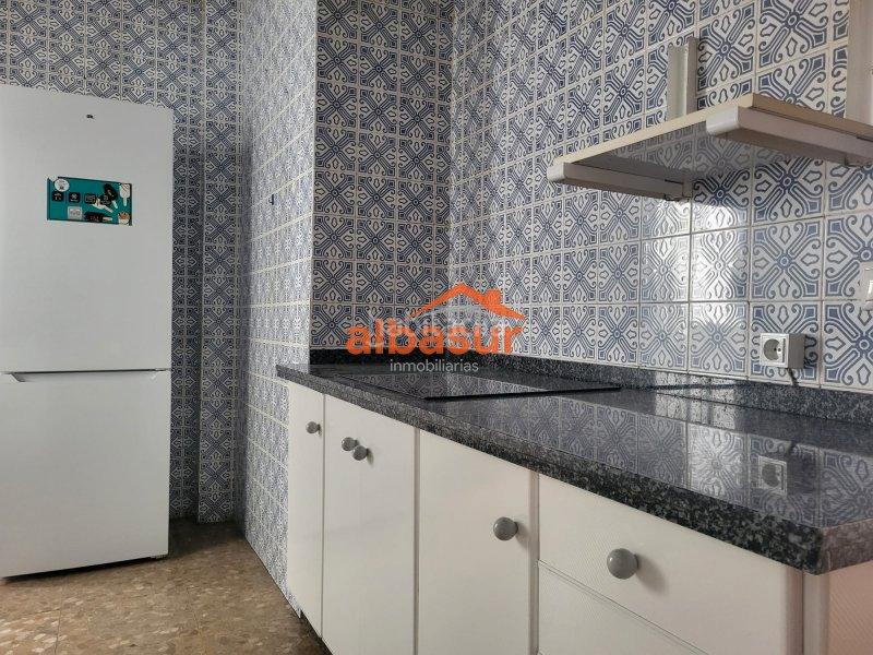 Foto bfc73403-60bc-4036-8c4e-d31143987ac9. Appartamento in avenida de medina azahara 19 in Ciudad Jardín - Zoco Córdoba