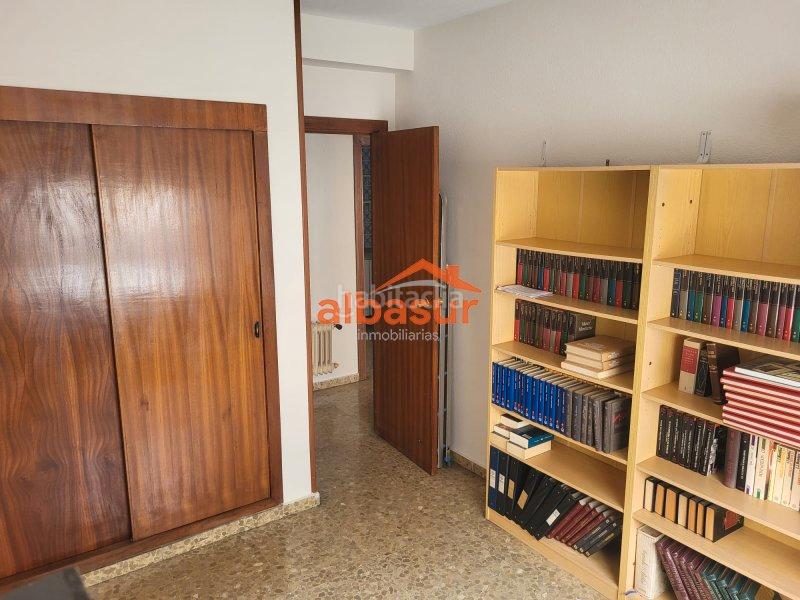 Foto de9f15b5-1de5-48a6-b2f7-05ffb9696379. Appartamento in avenida de medina azahara 19 in Ciudad Jardín - Zoco Córdoba