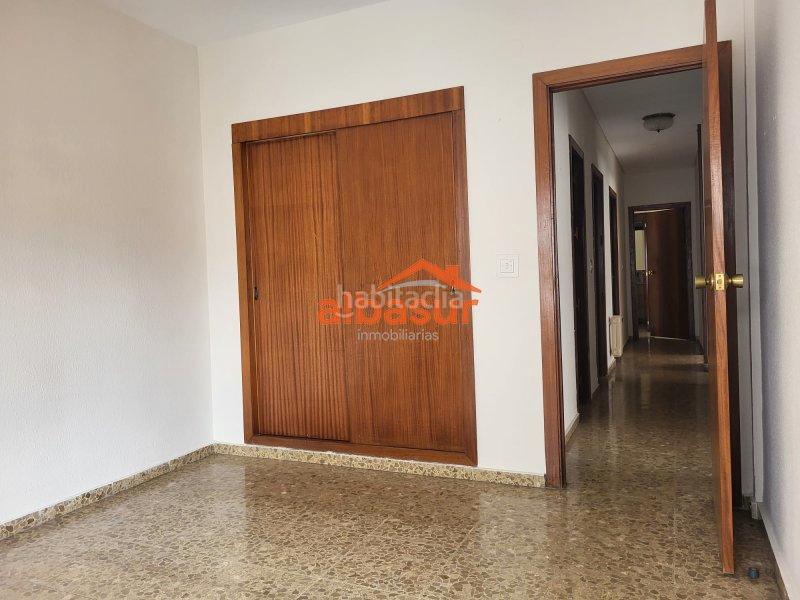 Foto fd6c8b98-b499-4e54-a74e-9fc956fb7b09. Appartamento in avenida de medina azahara 19 in Ciudad Jardín - Zoco Córdoba