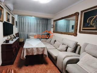 Pis en Sector Sur. Piso con ascensor junto plaza del medio dia