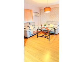 Appartement  Calle infanta doa mara. Piso reformado en infanta doa maria