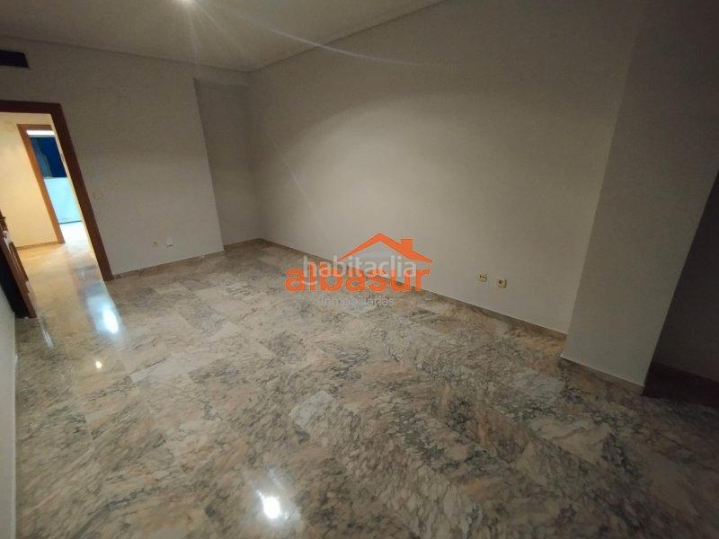 Foto 0b3d3764-3b6e-43ab-a962-655c40e31f92. Appartamento con riscaldamento in Ciudad Jardín - Zoco Córdoba