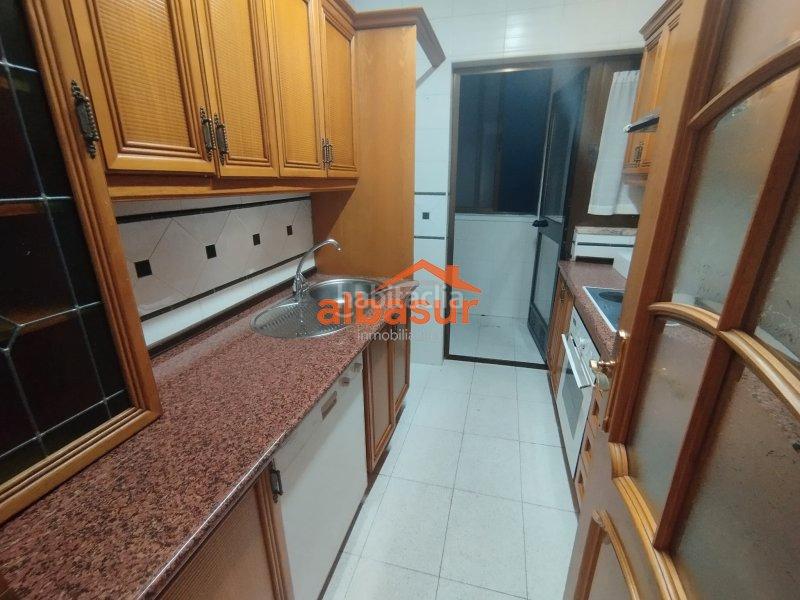 Foto 8e3d11da-b6c2-407f-b767-397f094fb1a3. Appartamento con riscaldamento in Ciudad Jardín - Zoco Córdoba