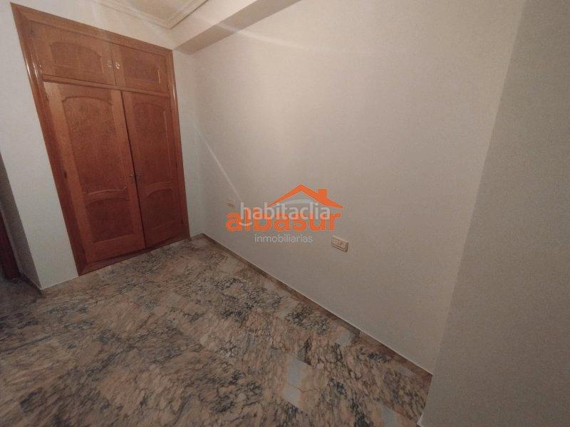 Foto bd163bd5-a5e2-48ec-a1ac-d94bb6329838. Appartamento con riscaldamento in Ciudad Jardín - Zoco Córdoba