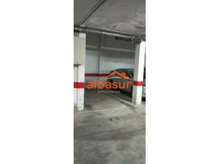 Aparcament cotxe a Tablero Bajo - Arruzafilla. Plaza de garaje en zona tablero, junto a mercadona