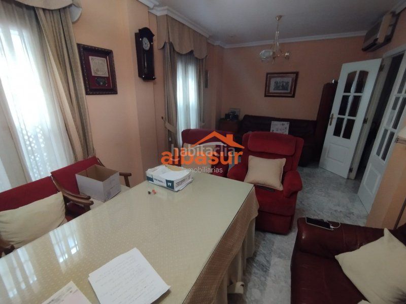 Foto c2af3432-1a1e-4c3a-a689-3bd859788898. Casa amb calefacció aparcament a casco histórico - ribera - san basilio Córdoba