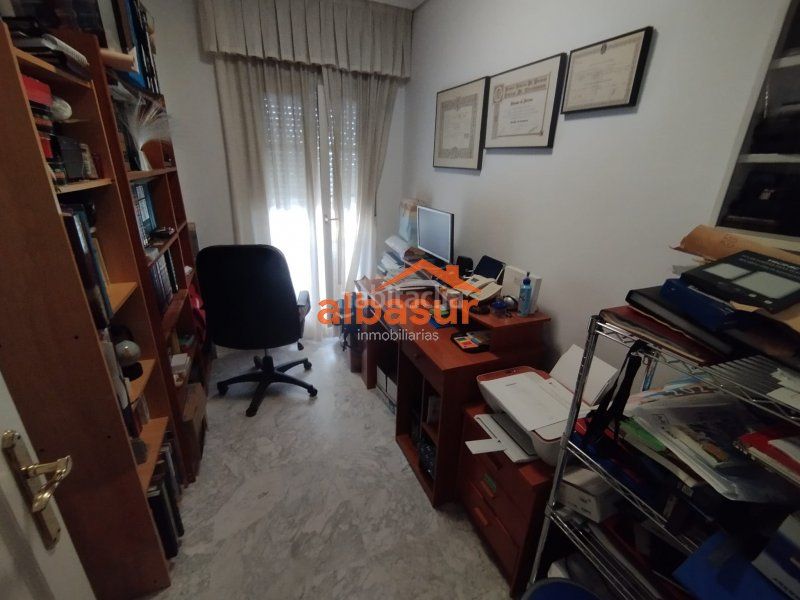 Foto e79b5e24-07a2-42d3-b143-0592f5a82363. Casa amb calefacció aparcament a casco histórico - ribera - san basilio Córdoba