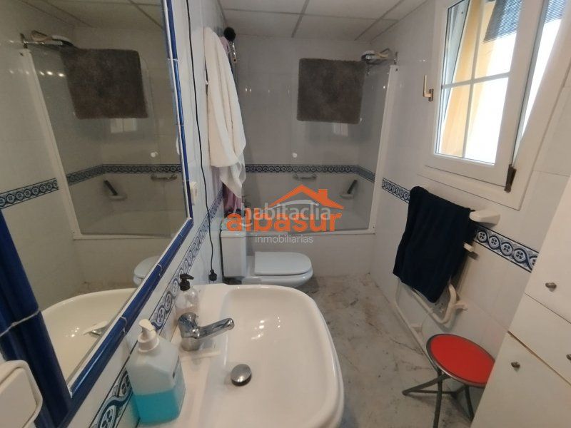 Foto fb5076c7-685b-4284-a530-c903ff75443f. Casa amb calefacció aparcament a casco histórico - ribera - san basilio Córdoba