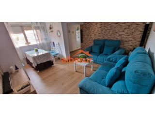 Appartement à Sector Sur. Fantástico piso reformado en el sector sur parte baja.