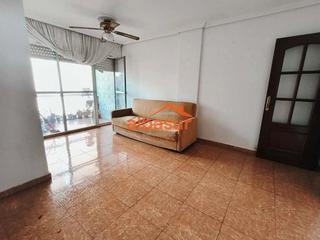 Piso en Fuensanta- Arcángel. Piso para poner a su gusto en zona fuensanta