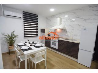 Appartement à Calle huelva 1. Fantástico piso reformado en el sector sur.